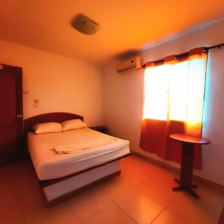 Hotel 24-7 Santa Marta